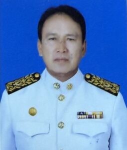 นายชอบ  วันแก้ว